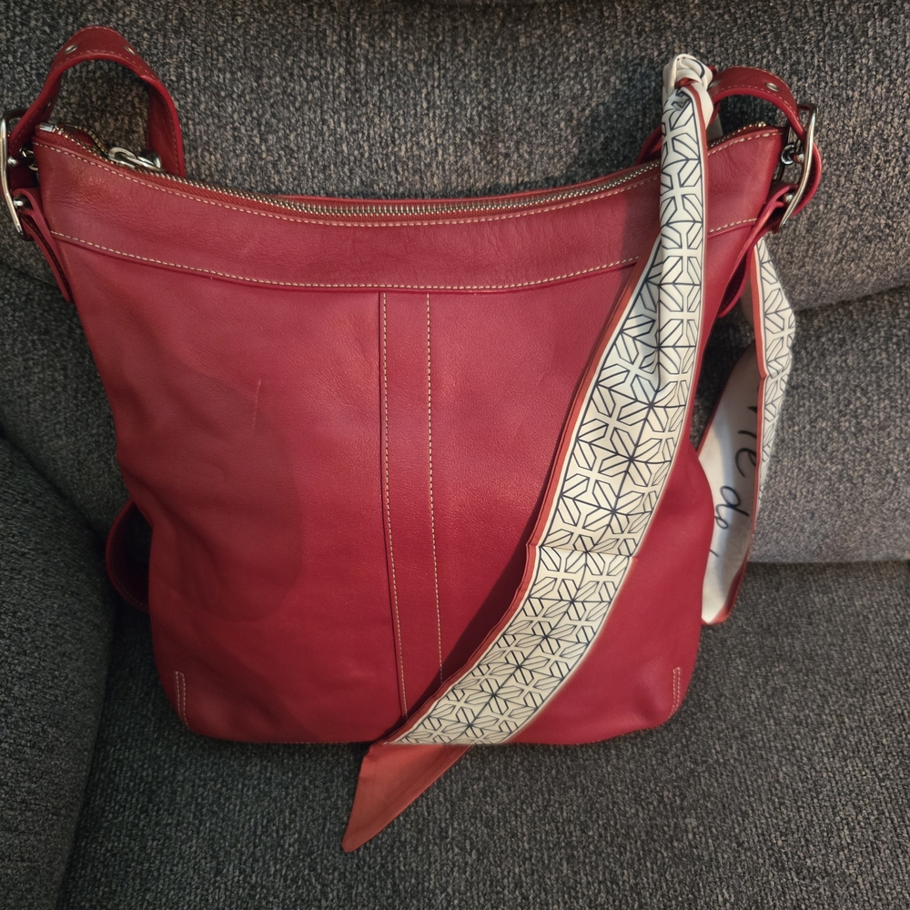 Coach Cherry Red Leather Shoulder Bag - Picture 6 of 10